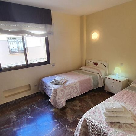 פואנגירולה Apartamento Primera Linea Playa. מראה חיצוני תמונה