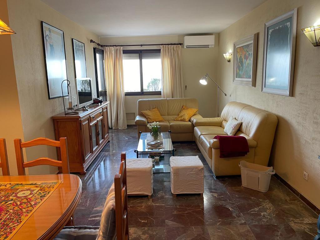 פואנגירולה Apartamento Primera Linea Playa. מראה חיצוני תמונה