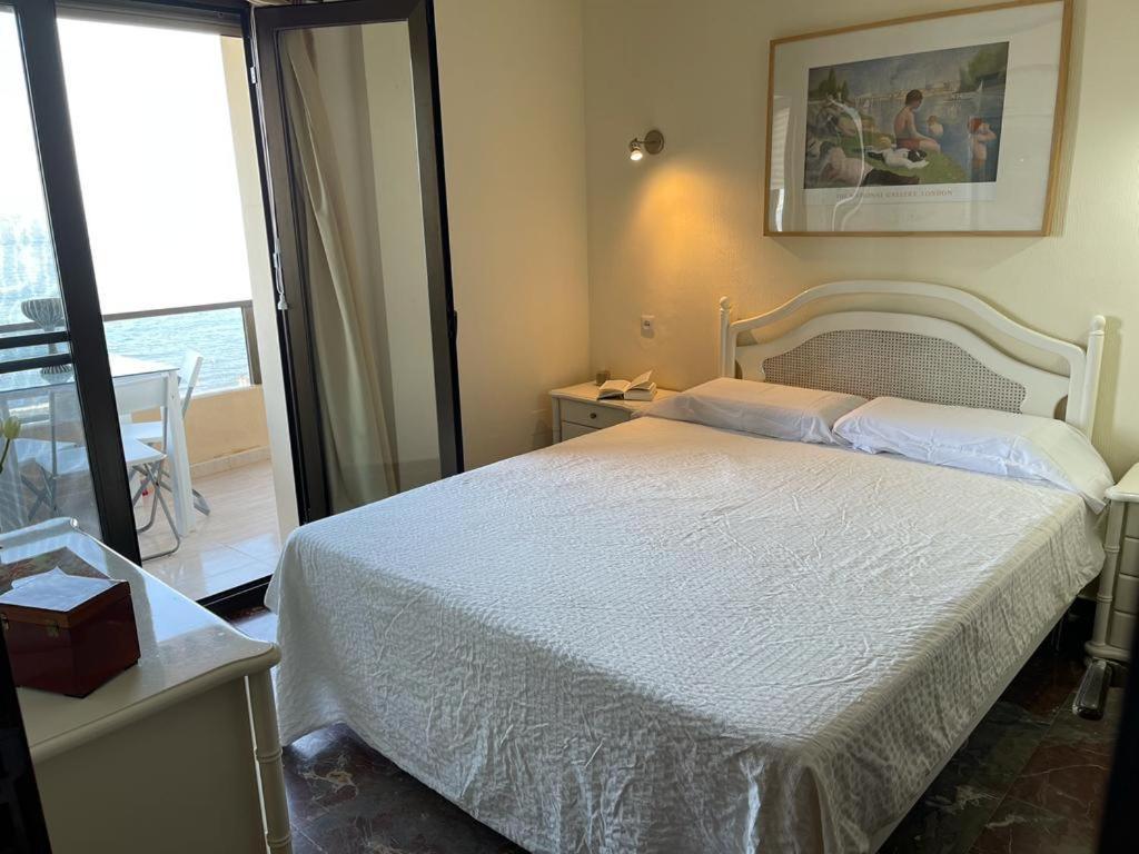 פואנגירולה Apartamento Primera Linea Playa. מראה חיצוני תמונה