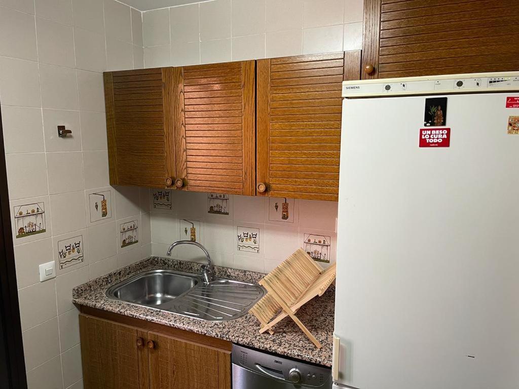 פואנגירולה Apartamento Primera Linea Playa. מראה חיצוני תמונה